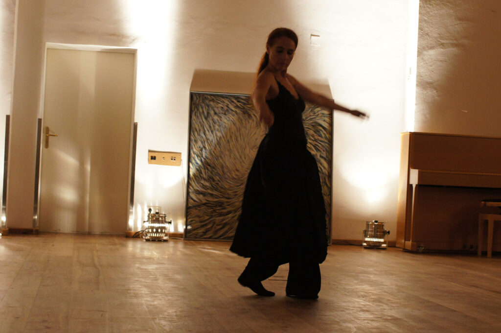 Bild Helga Seewann Tanzperformance, westendstudios