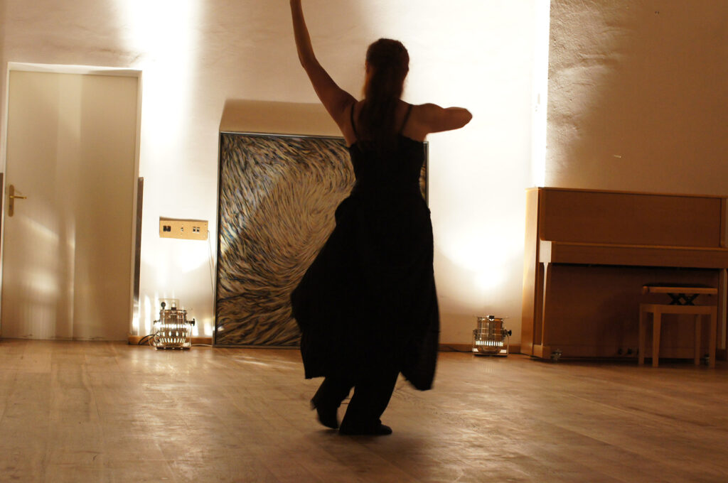Bild Helga Seewann Tanzperformance, westendstudios