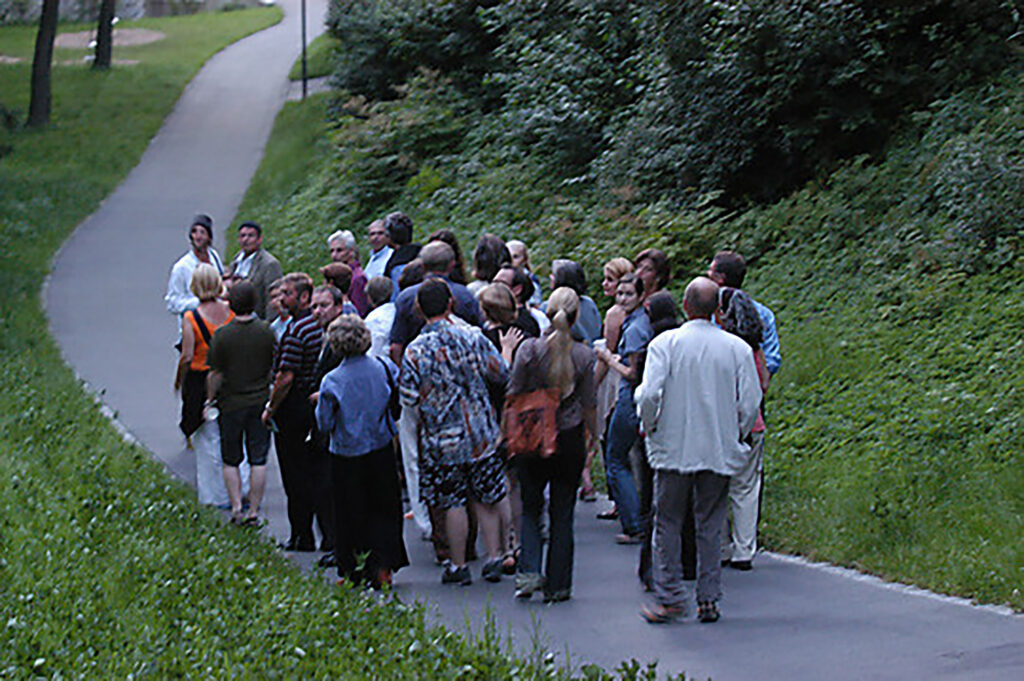 Bild Lauf des Publikums, Brunnenlauf und Wasser tanzt, Stadtgraben