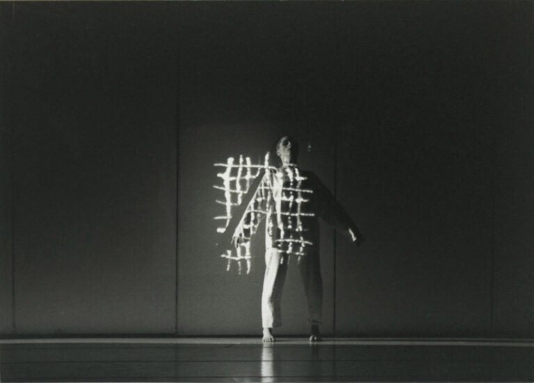 Bild Helga Seewann, Tanzperformance, Teil und das Ganze